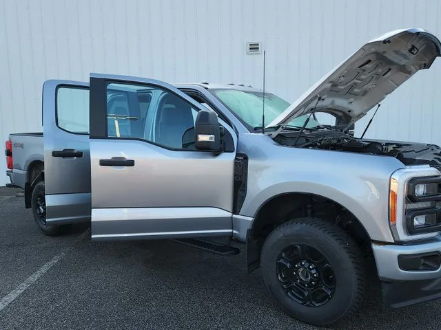 Used 2023 Silver Ford XL image 28