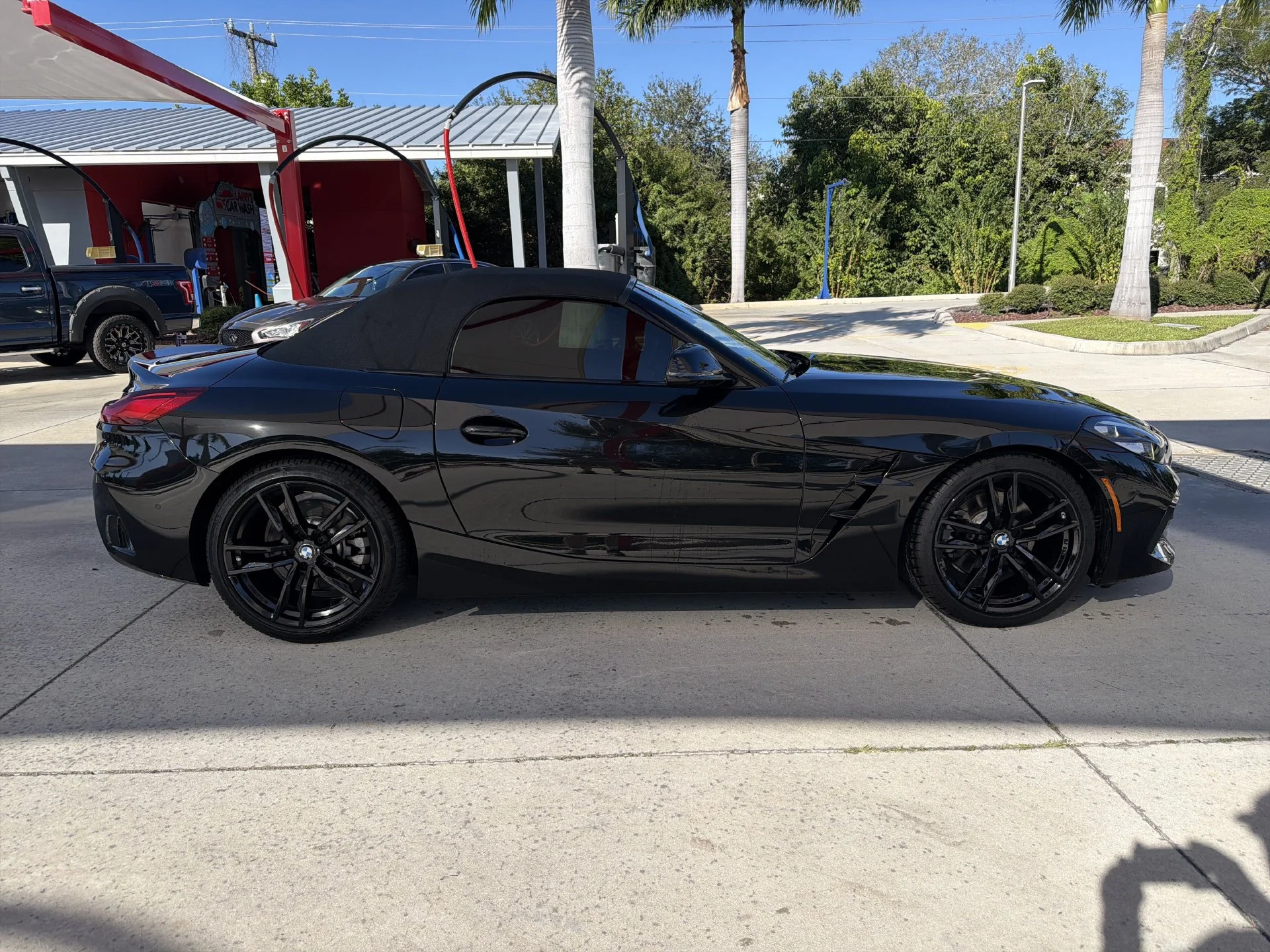 Used 2019 Black Sapphire Metallic BMW sDrive30i image 3