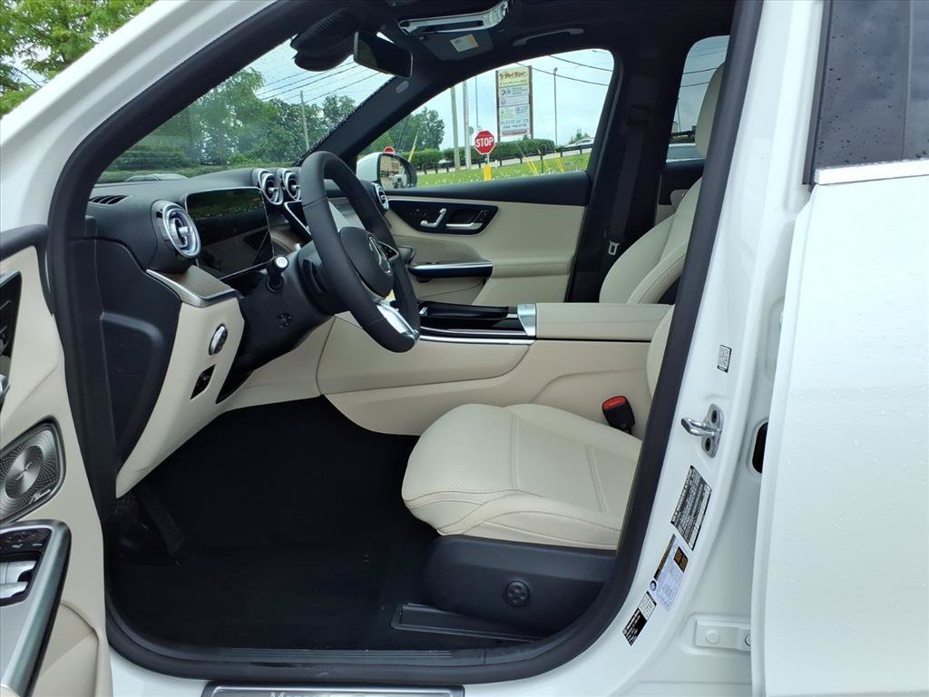 New 2026 Polar White Mercedes-Benz GLC 300 image 11