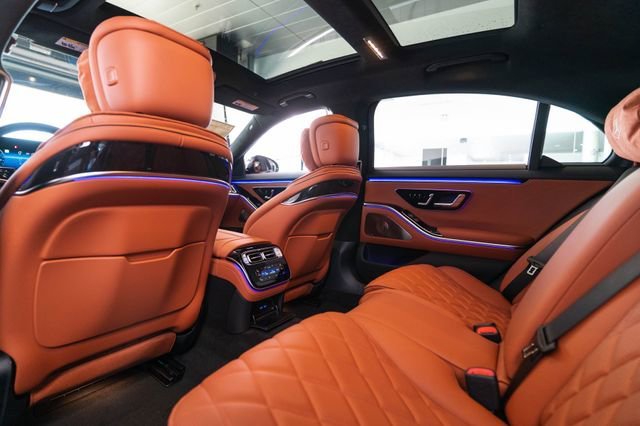 New 2026 MANUFAKTUR Graphite Metallic Mercedes-Benz S 580 image 55