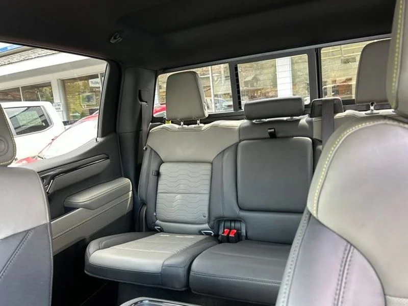 2026 Chevrolet Silverado 1500 ZR2 - Photo 14