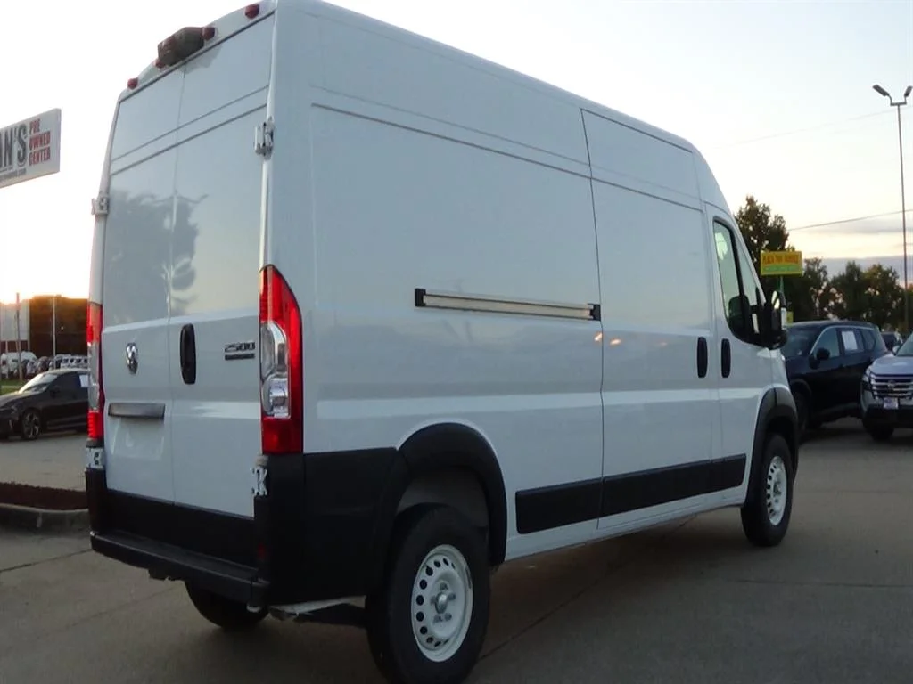 Used 2025 Bright White Clear Coat (pw7) RAM Tradesman 2500 image 6