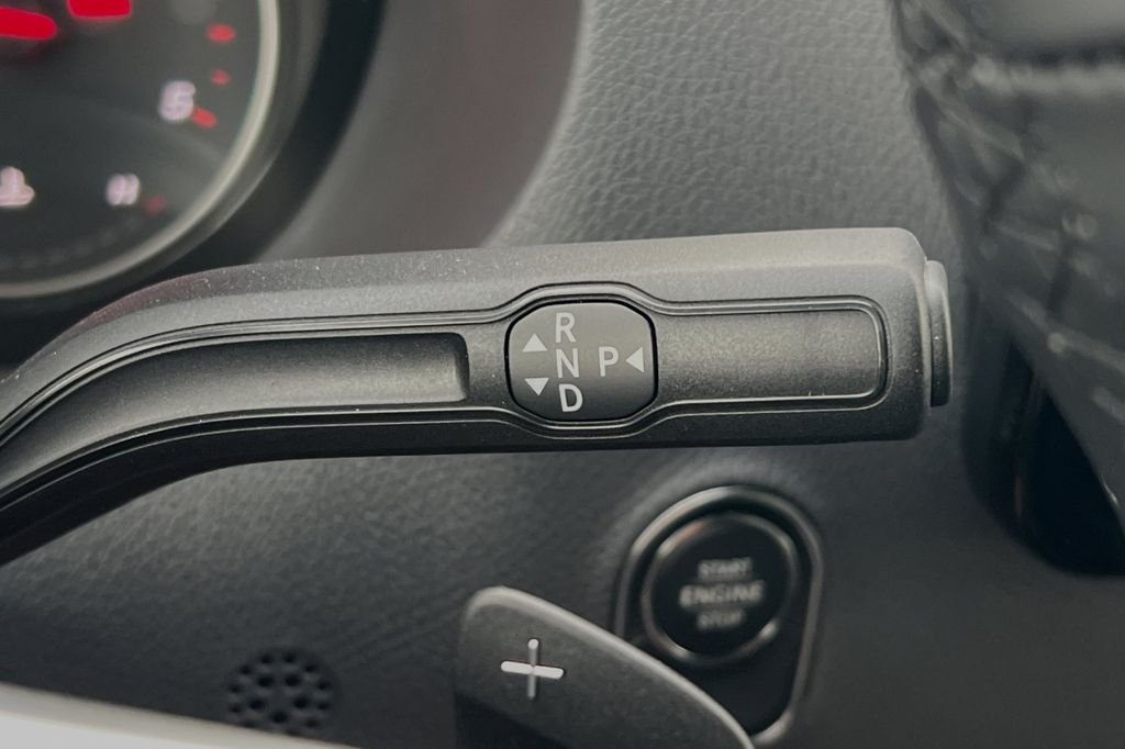 Used 2024  Mercedes-Benz Cargo 170 WB image 21