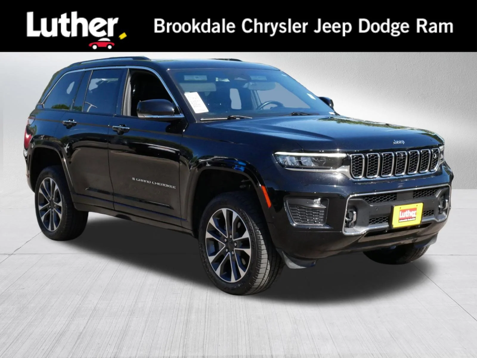 2023 Jeep Grand Cherokee Overland 4x4's photo