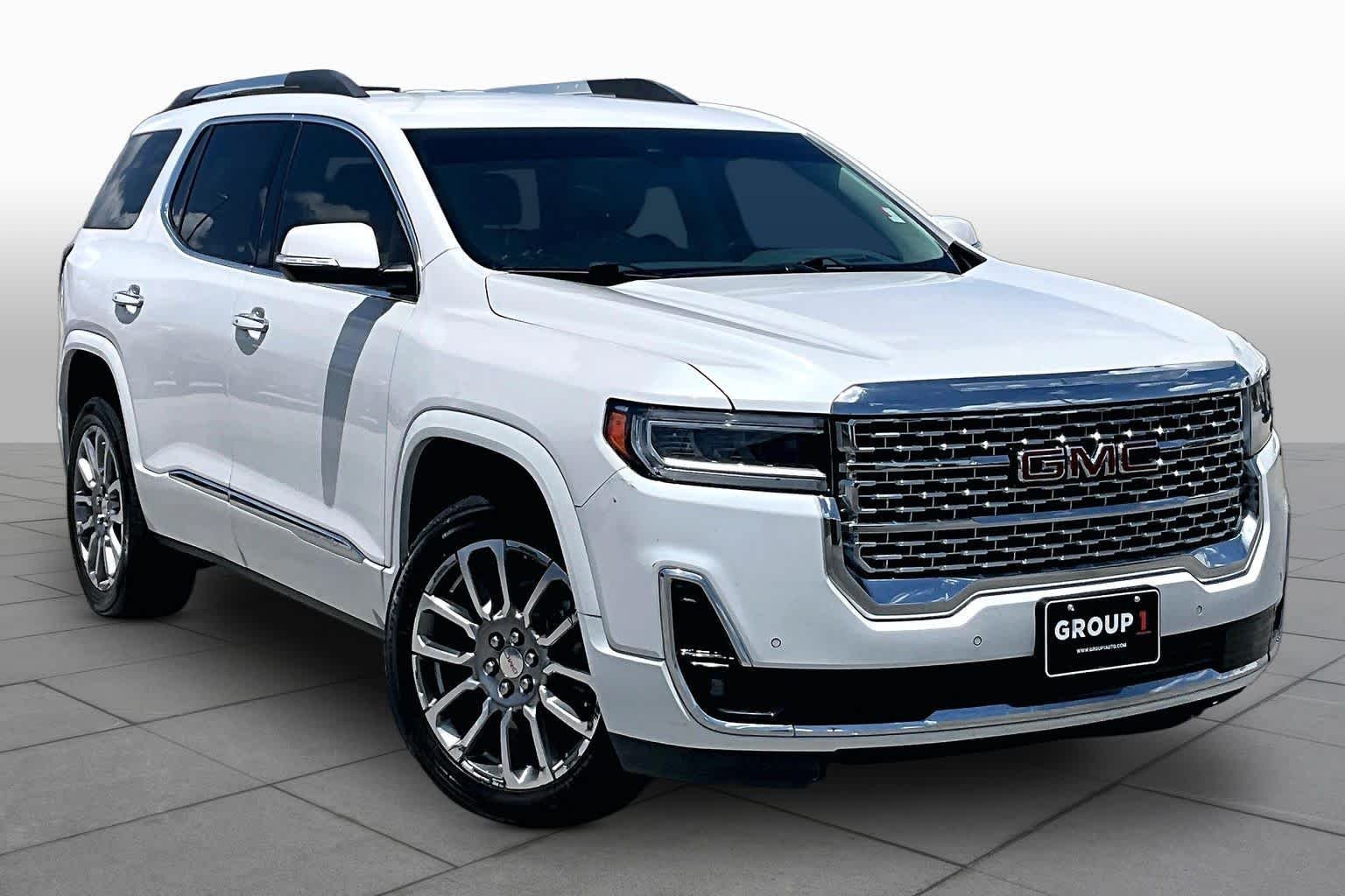 Used 2023 White Frost Tricoat GMC Denali image 3