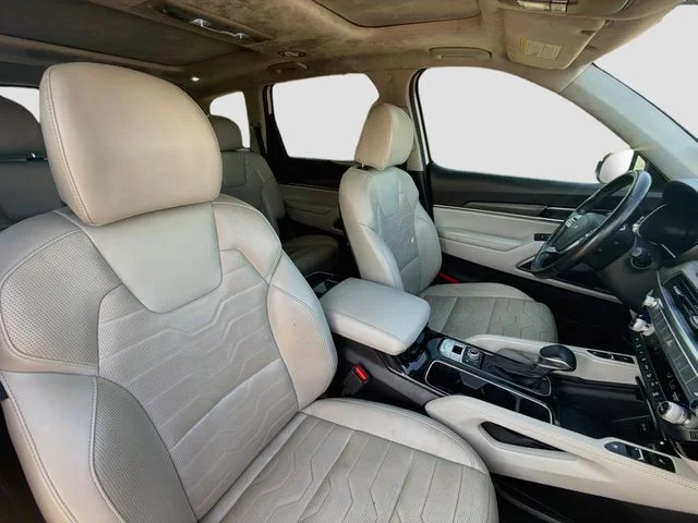 Used 2022 White Kia SX image 35