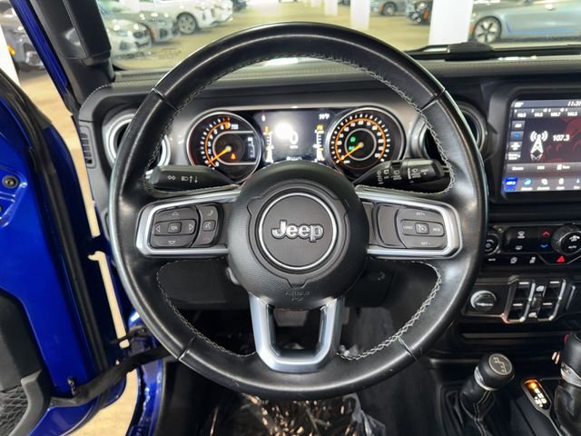 Used 2020 Ocean Blue Metallic Clearcoat Jeep Unlimited Sahara image 20