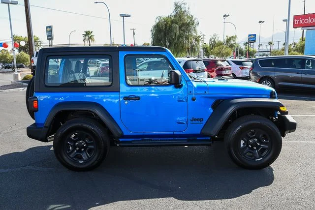 Used 2022 Blue Jeep Sport image 6