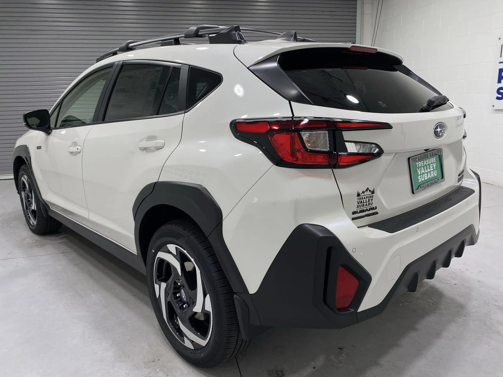 New 2026 CRYSTAL WHITE PEARL Subaru Limited image 6