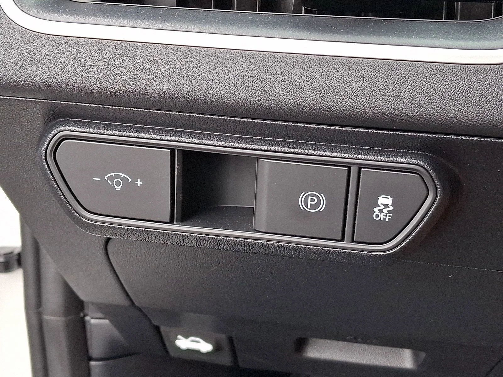 New 2026 Snow White Pearl Kia LX image 12