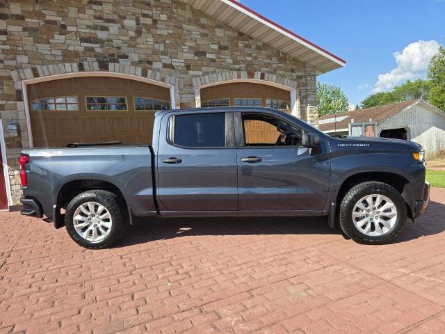 Used 2022 Shadow Gray Metallic CHEVROLET CUSTOM image 2
