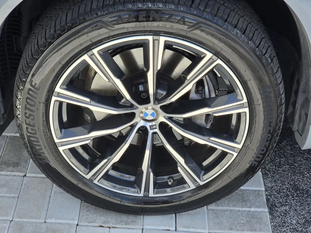 Used 2026 Gray BMW sDrive40i image 10
