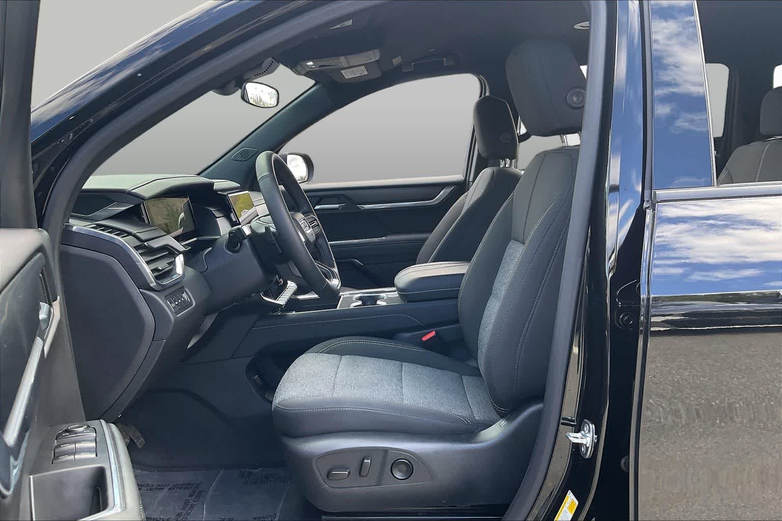 Used 2025 Ebony Twilight Metallic GMC AWD Elevation image 7
