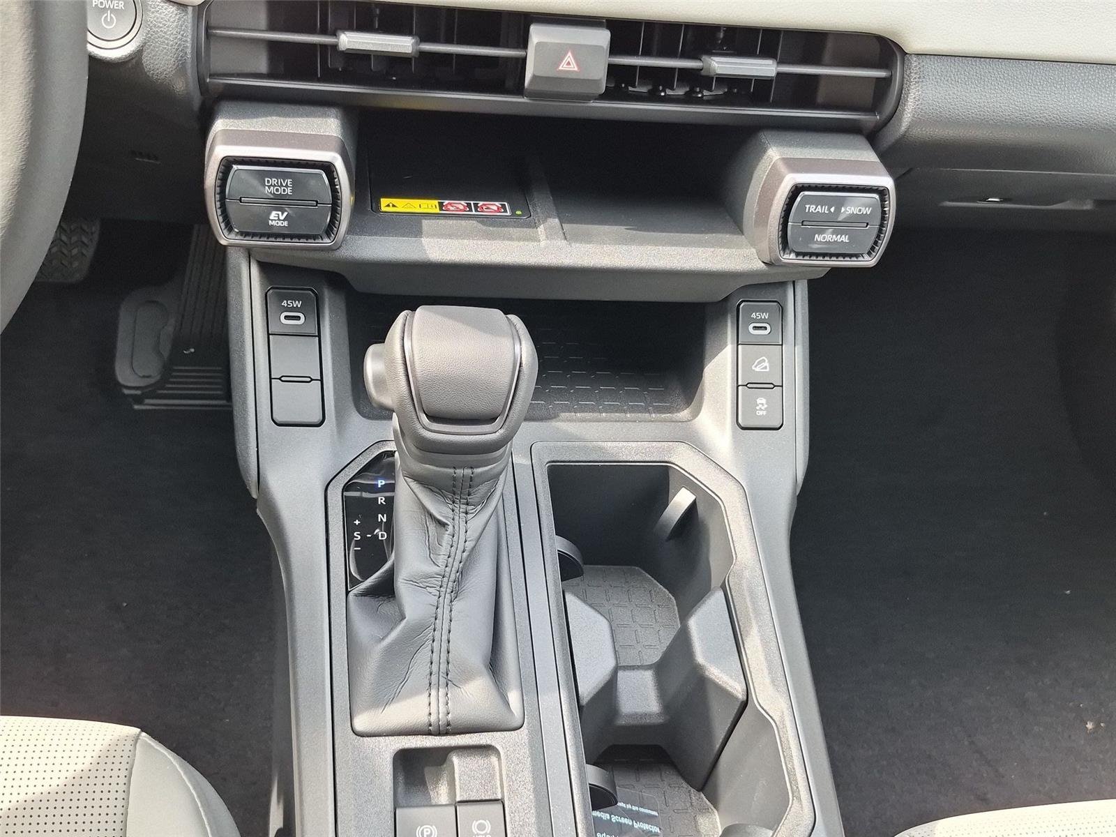 New 2026 Ice Cap Toyota XLE Premium image 26