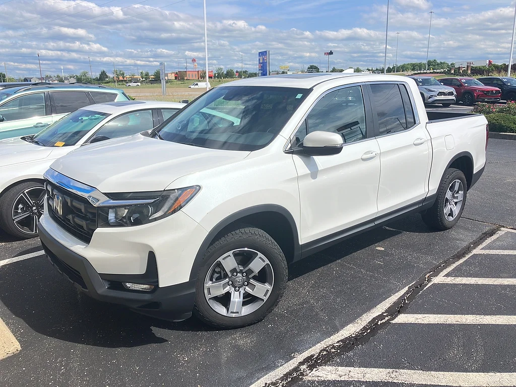 Certified Used 2024 WHITE Honda RTL image 2