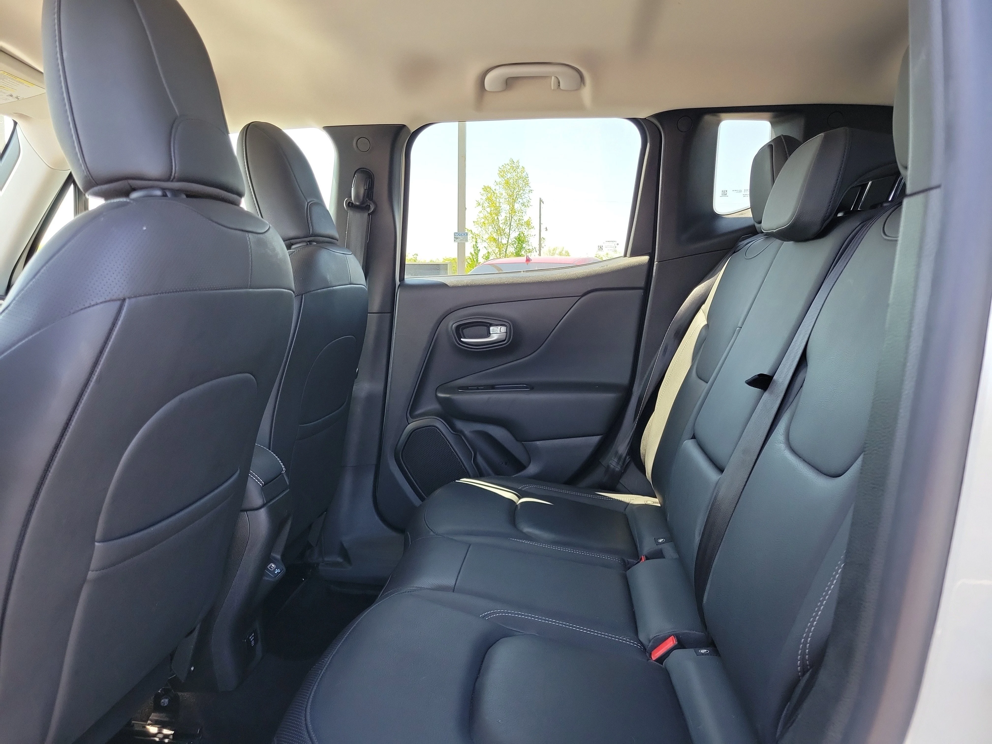 Used 2021 Alpine White Clear Coat Jeep Limited image 11