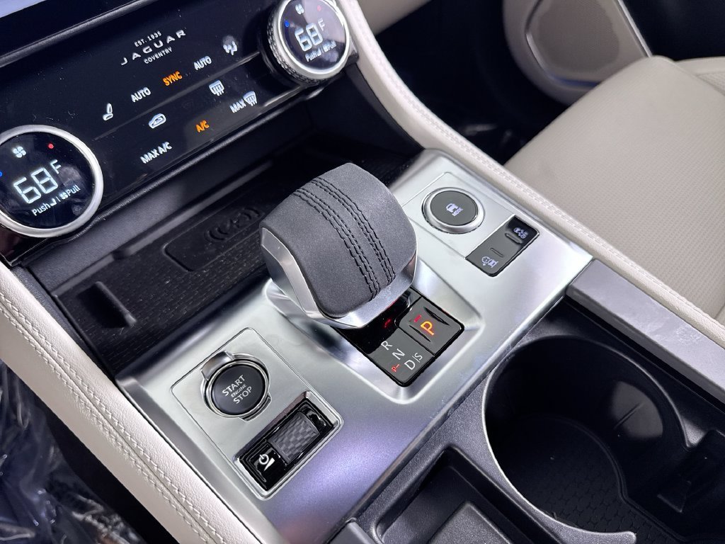 2026 Jaguar F-Pace R-Dynamic S - Photo 19