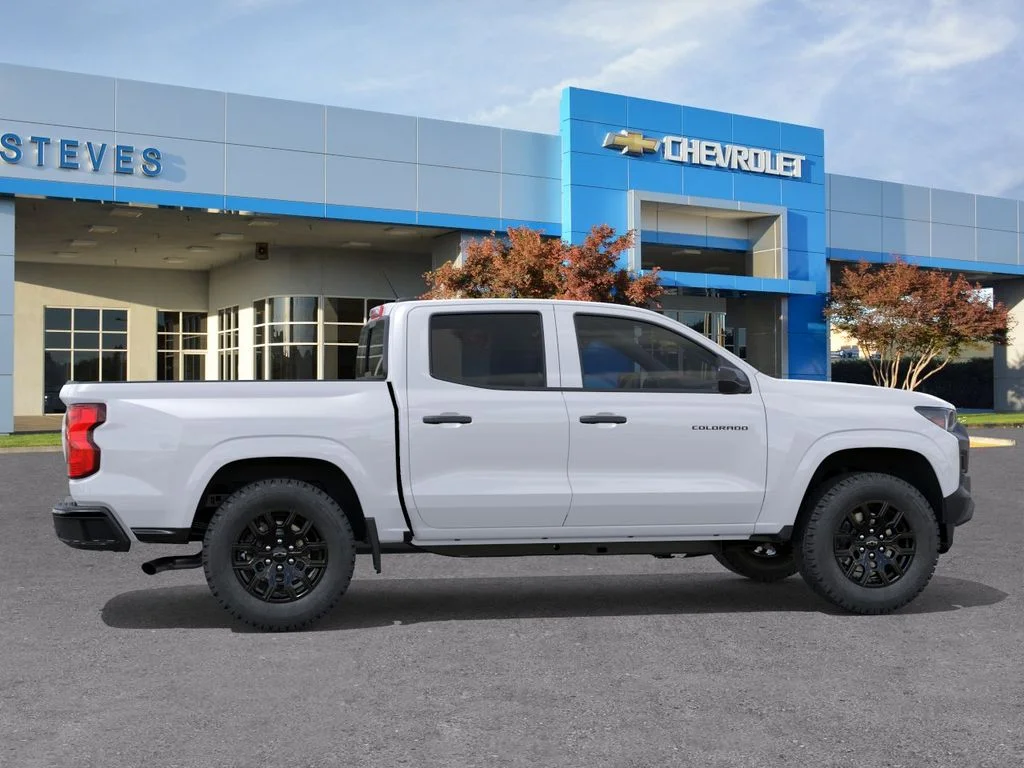 New 2026 Summit White Chevrolet WT image 5