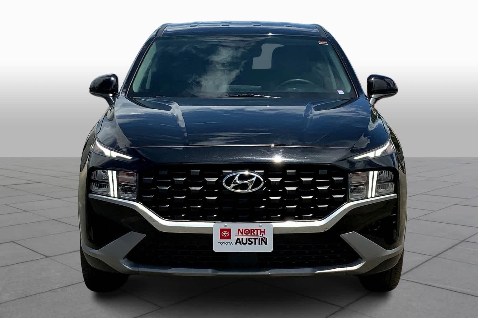 Used 2021 Twilight Black Hyundai SE image 4