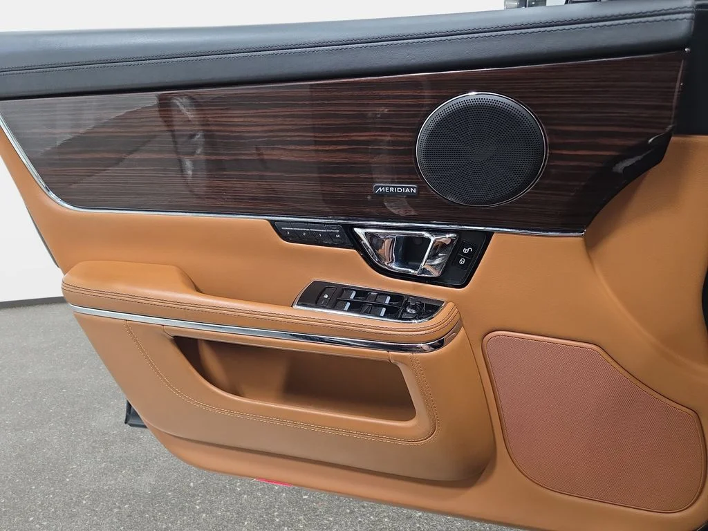 Used 2014 Ebony Jaguar XJL Portfolio image 26