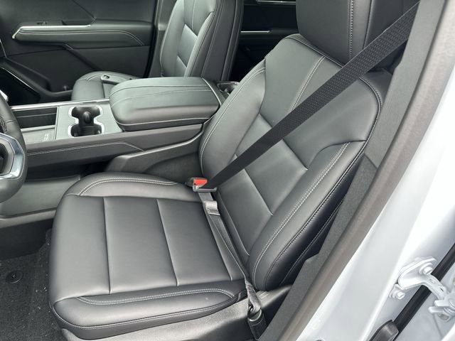 New 2026 Glacier White Tricoat GMC Elevation image 15