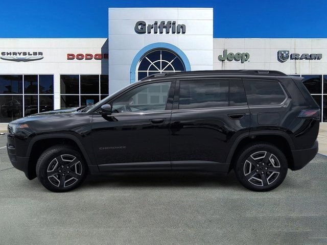 New 2026 Diamond Black Crystal Pearl-Coat Exterior Paint Jeep Limited image 10