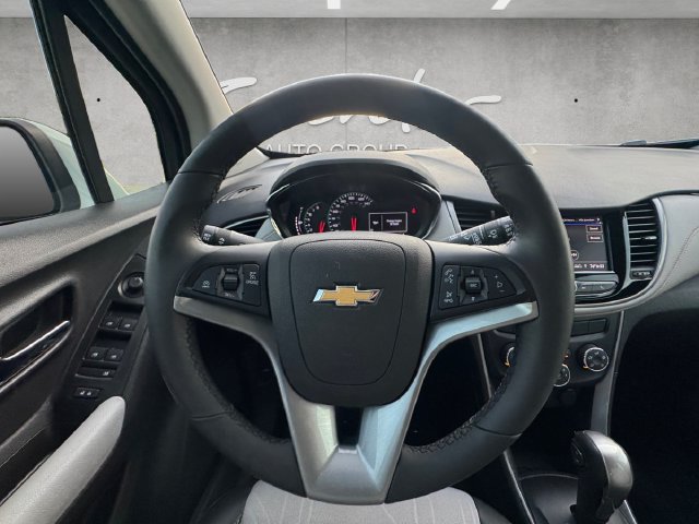 Used 2020 SUMMIT WHITE Chevrolet LT image 21