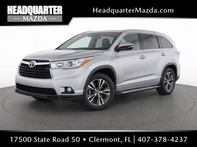 Used 2016 Silver Toyota XLE V6 image 1