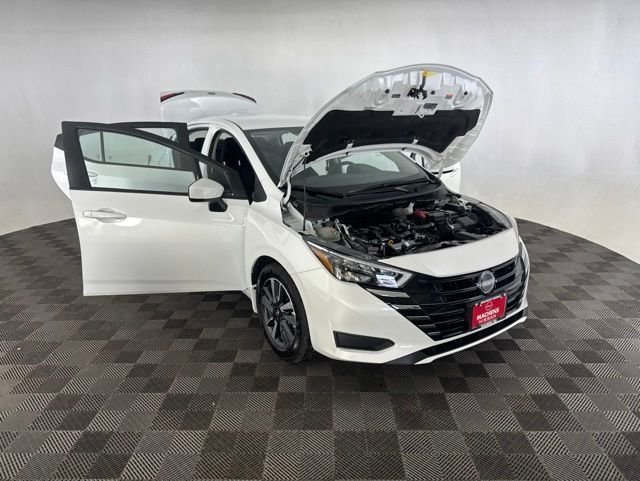 Used 2025 White Nissan 1.6 SV image 12
