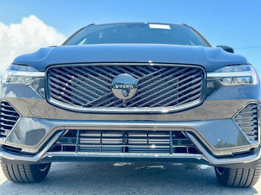 New 2026 Black Volvo  image 4