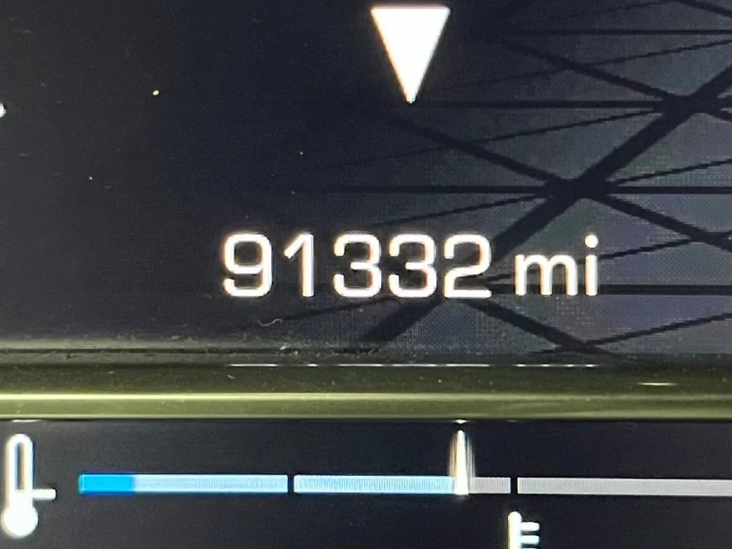 Used 2022 White GMC AT4 image 26
