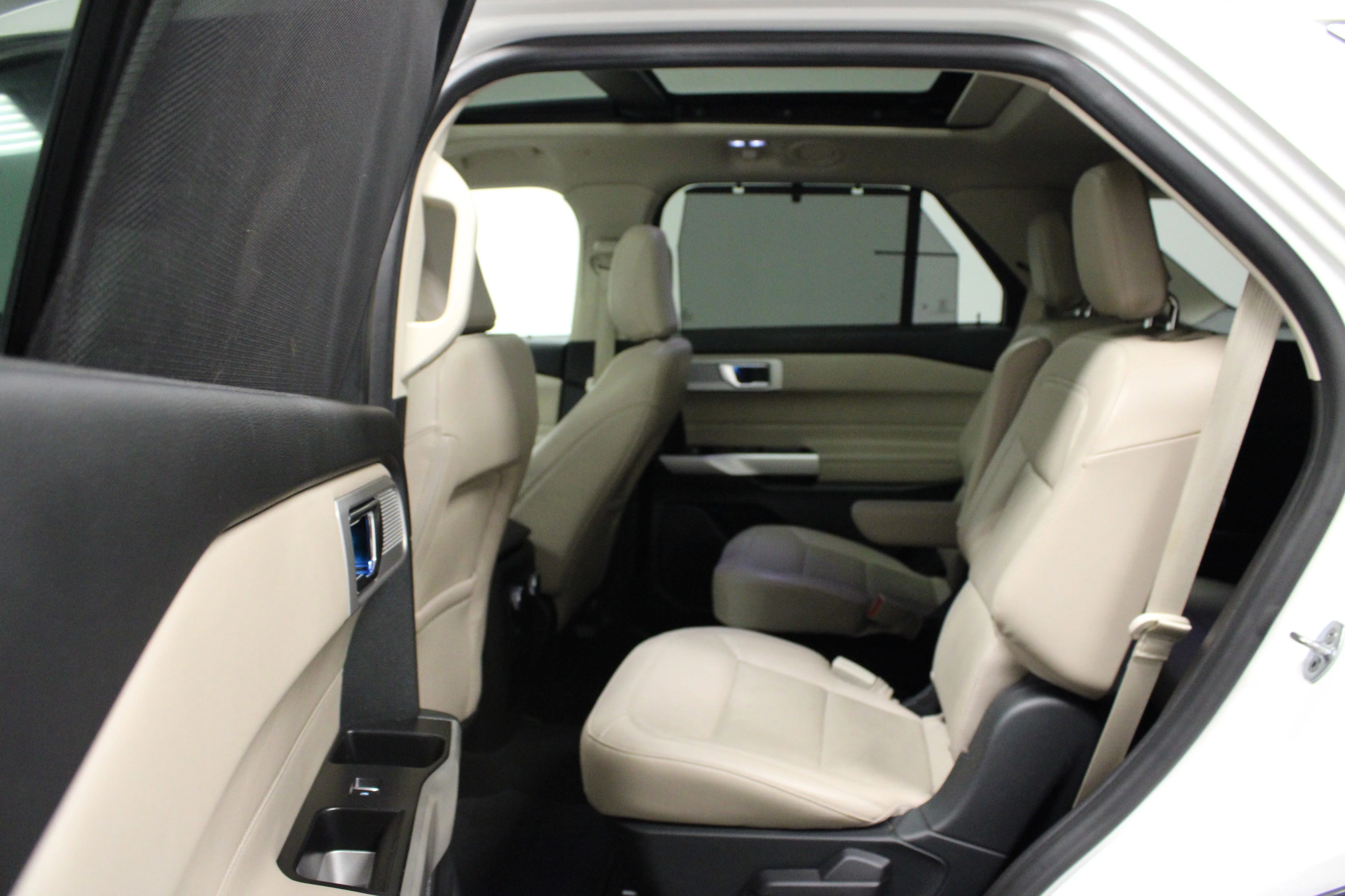 Used 2021 Star White Metallic Tri-Coat Ford Limited image 13