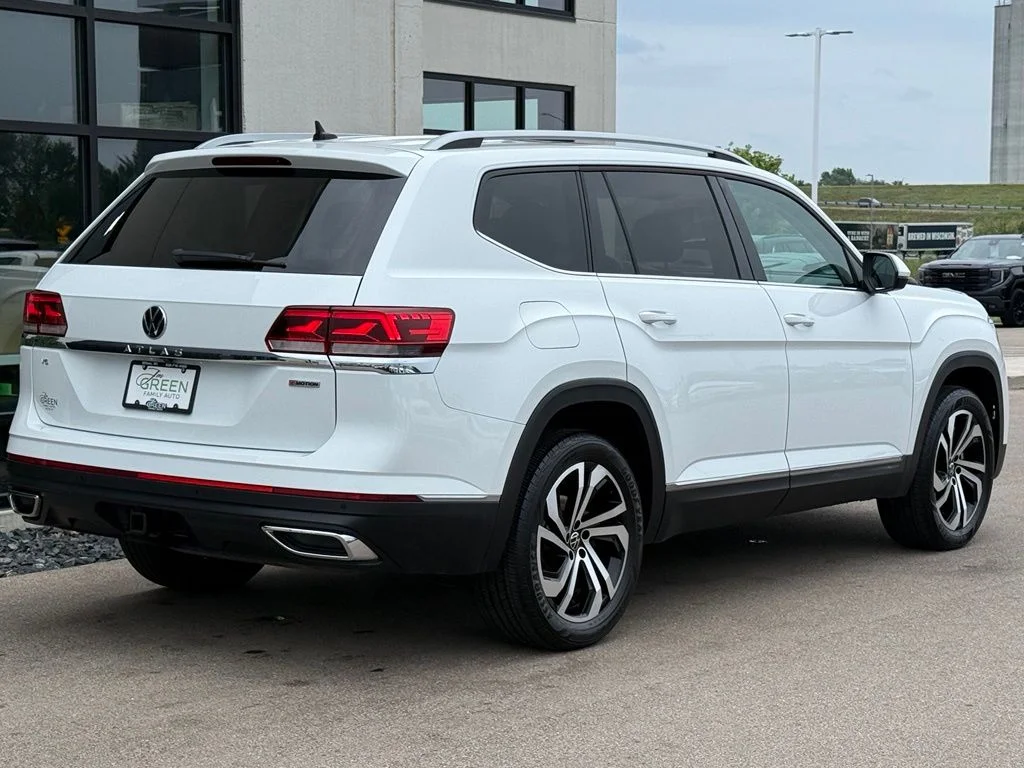 Used 2022 White Volkswagen SEL image 6