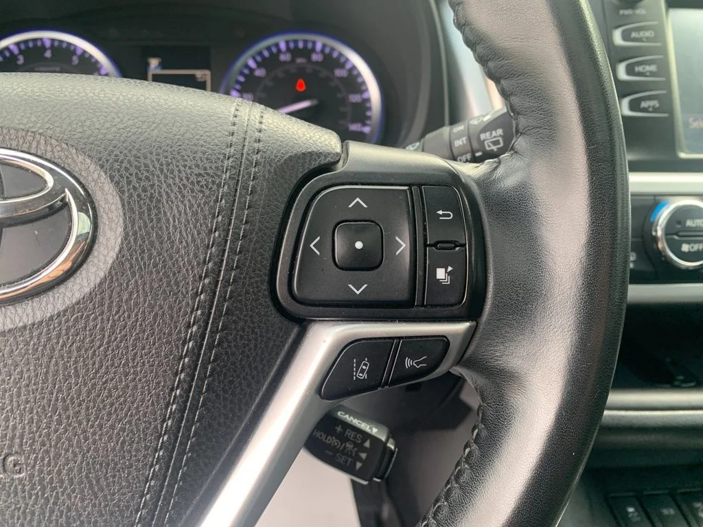 Used 2019 Gray Toyota SE image 30