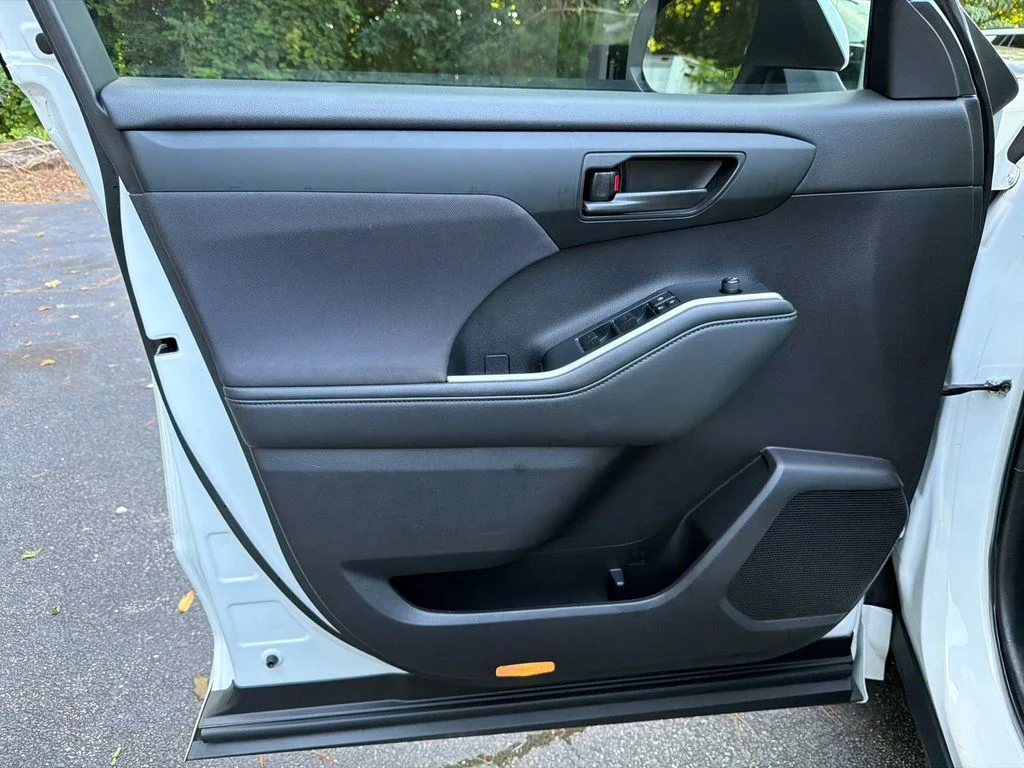 Used 2022 Beige Toyota L image 10