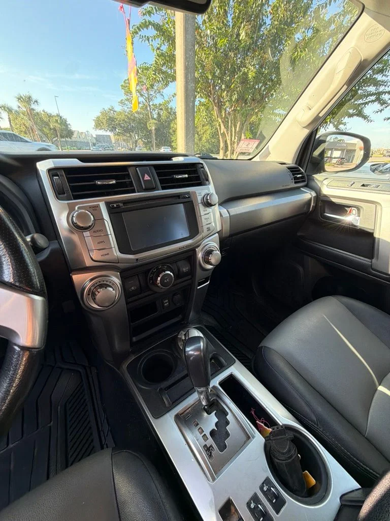 Used 2016  Toyota SR5 Premium image 14