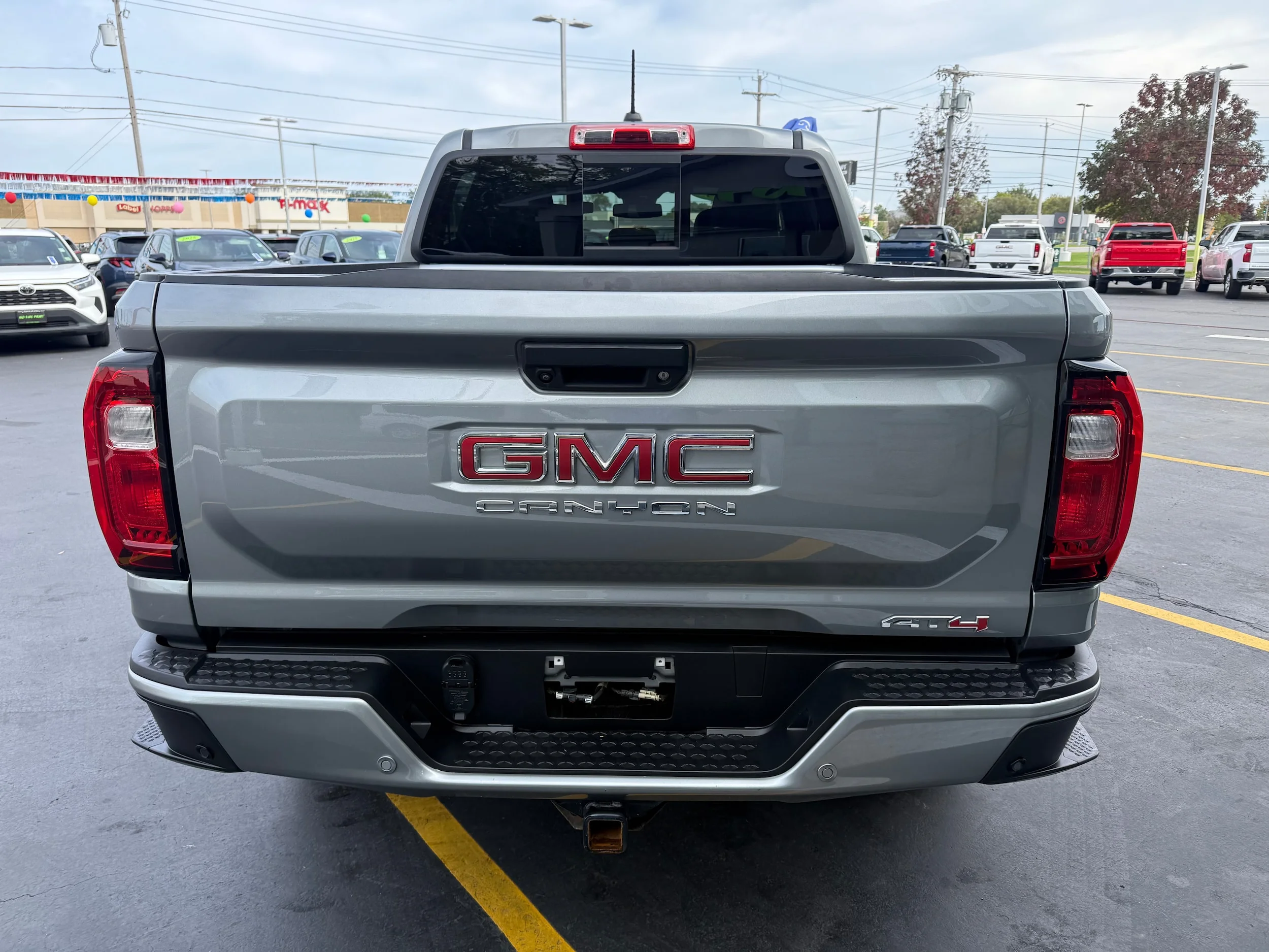 Used 2024 Gray GMC 4WD AT4 image 5