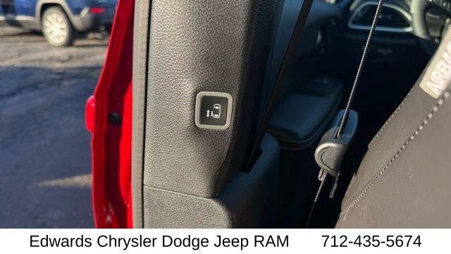 2026 Chrysler Pacifica Select - Photo 37
