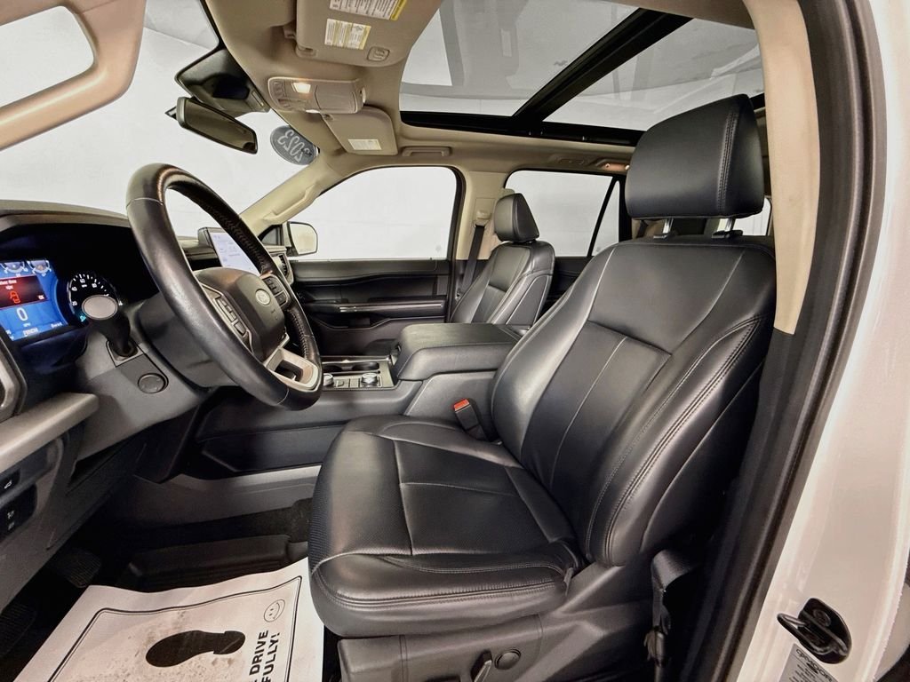 Used 2023 Star White Metallic Tri-Coat Ford XLT image 21