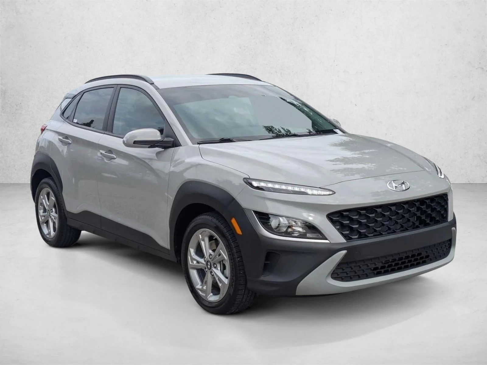 Used 2022 Cyber Silver Hyundai SEL image 3
