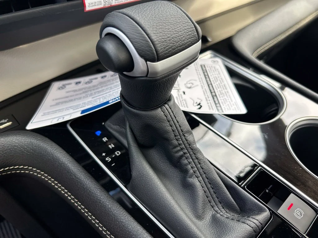 New 2026 Wind Chill Pearl Toyota Platinum image 22