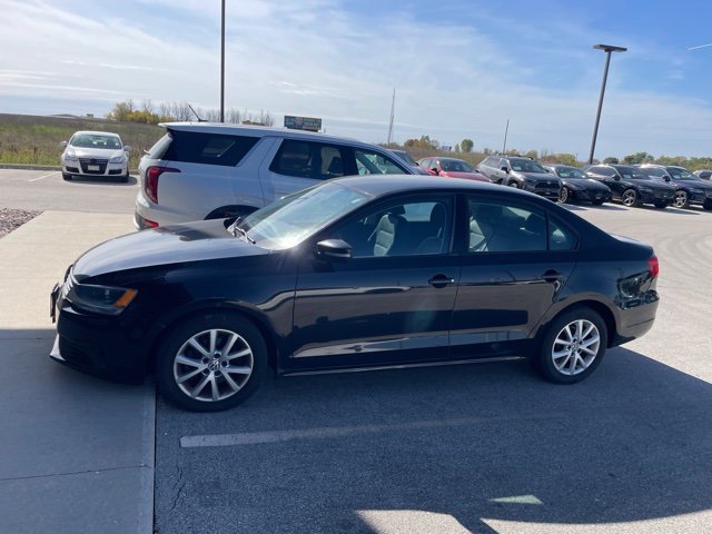 Used 2011  Volkswagen 2.5L SE image 4