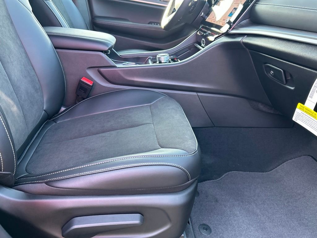 New 2026 Baltic Gray Metallic Clearcoat Jeep Altitude image 20