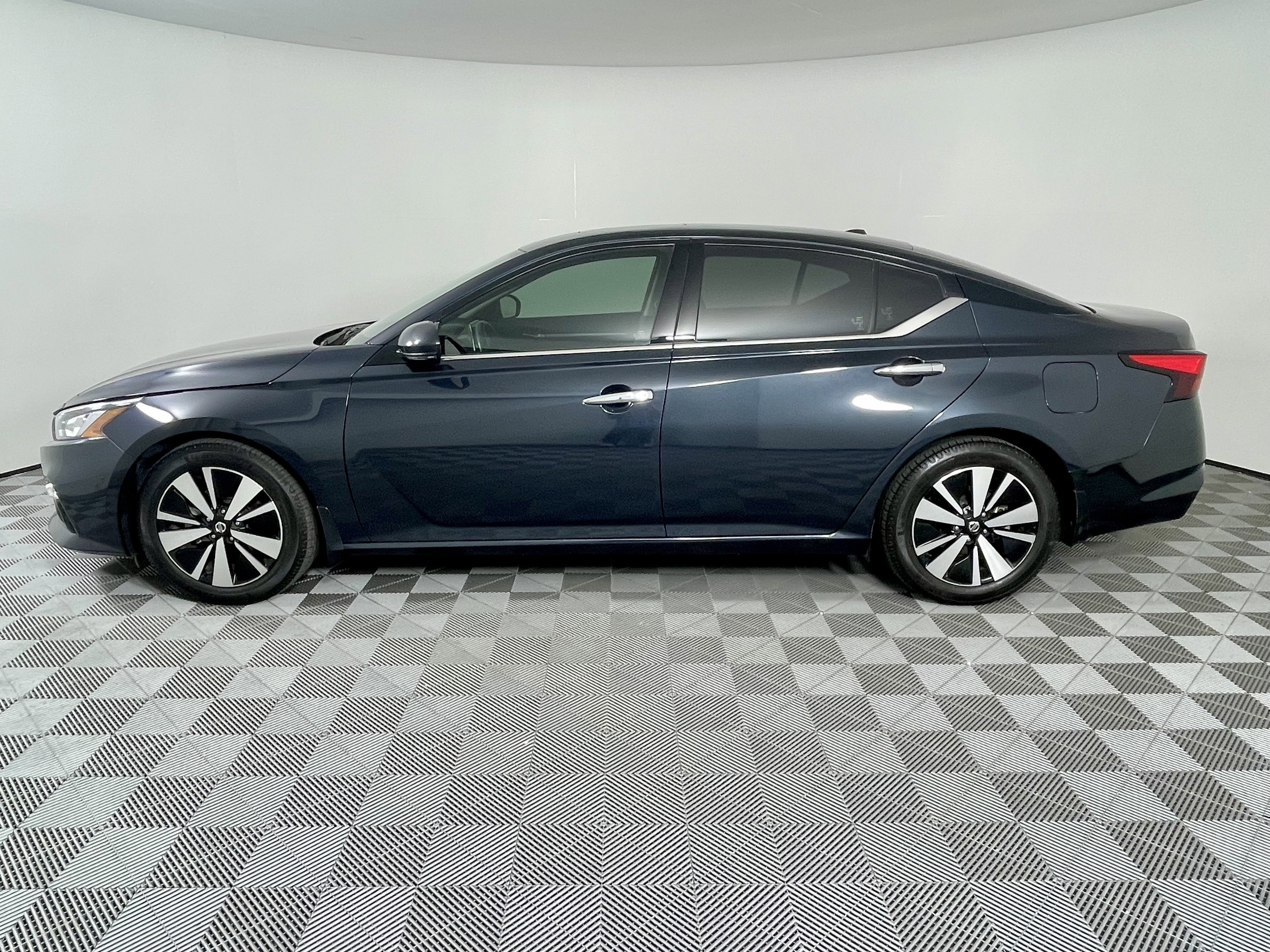 Used 2021 Nissan Altima SL with VIN 1N4BL4EV7MN335279 for sale in Queen Creek, AZ