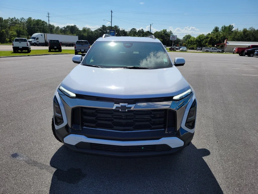 New 2027 Polar White Tricoat Chevrolet ACTIV image 9