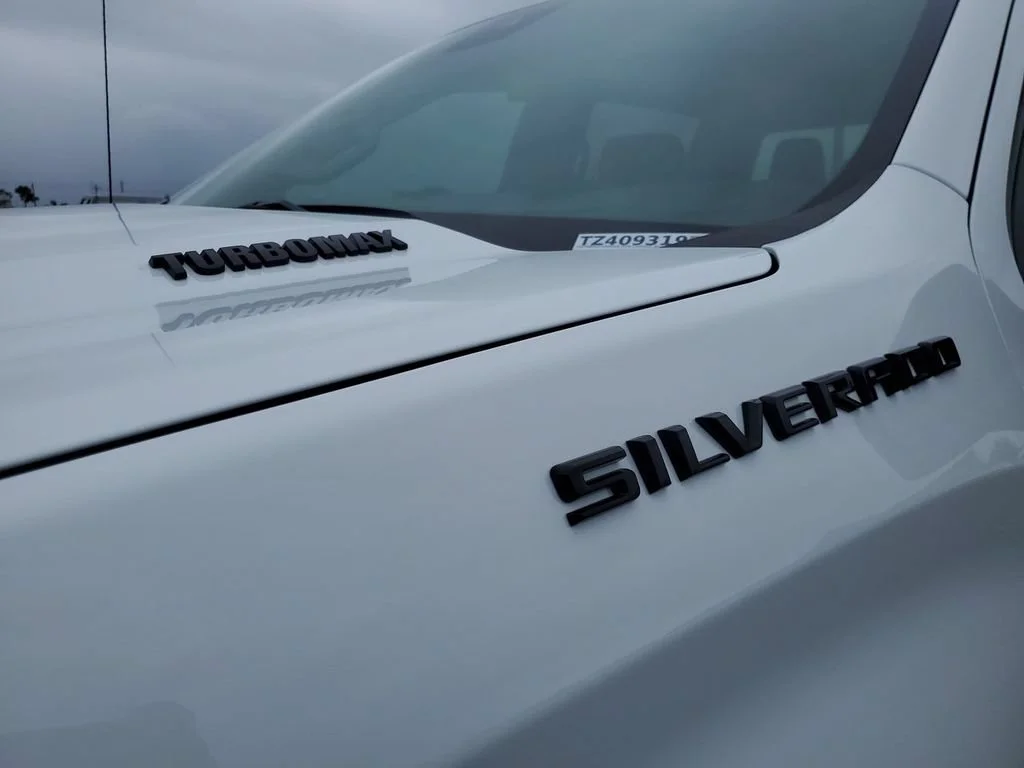New 2026 Summit White Chevrolet Custom image 37