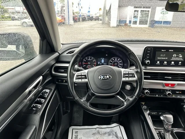 Used 2021 Black Kia S image 13
