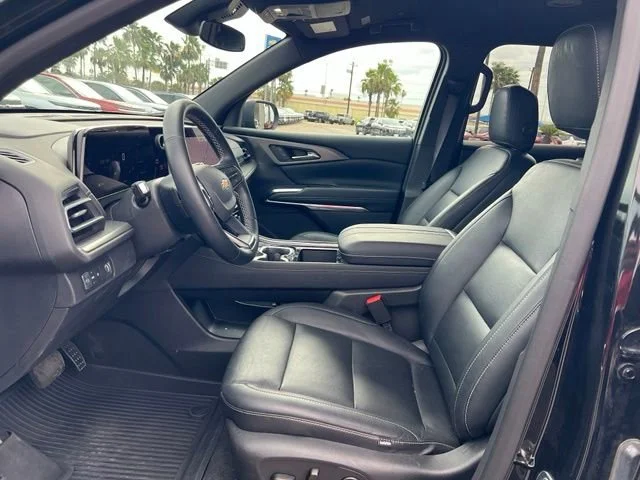Used 2025 Mosaic Black Metallic Chevrolet LT image 12