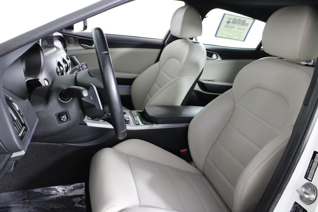 Used 2019 White Kia GT2 image 18