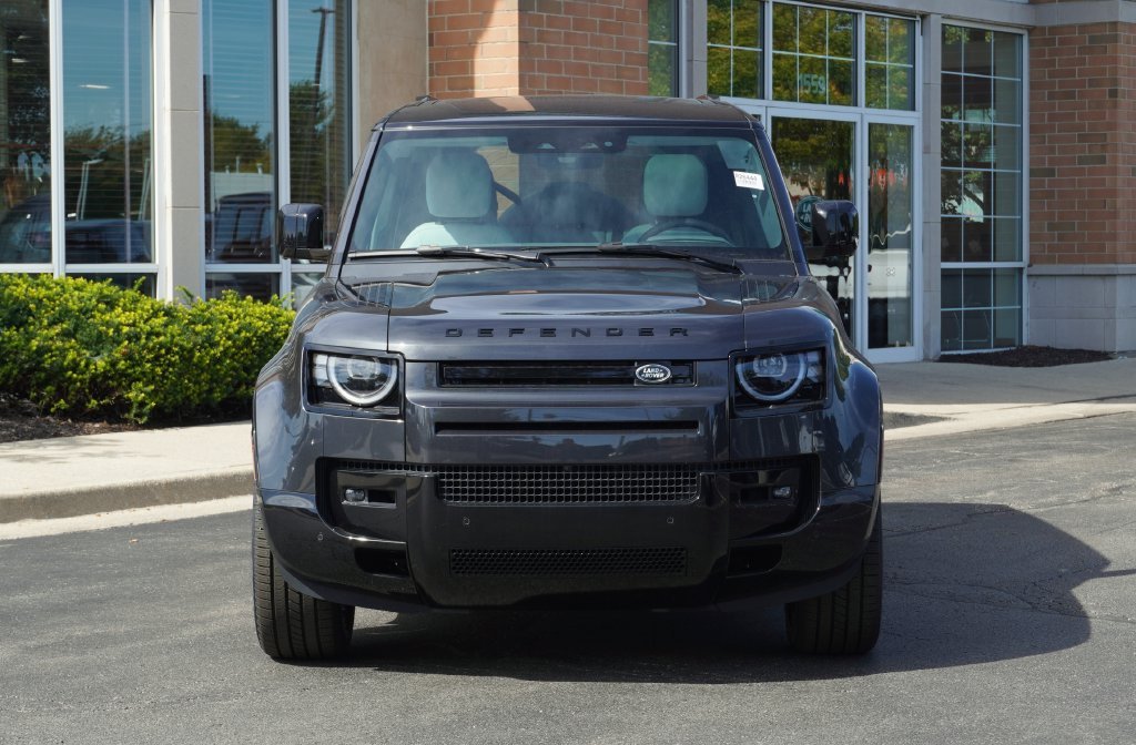 New 2026 Carpathian Grey Land Rover X-Dynamic SE image 4